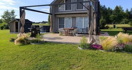 Holiday home with private garden, sauna, jacuzzi