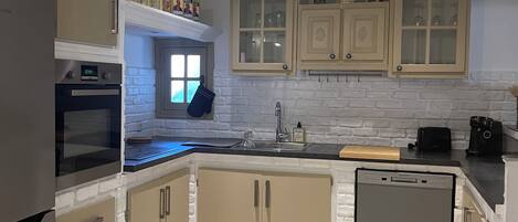 Mikrowelle, Ofen, Herdplatte, Geschirrspüler