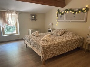 4 Schlafzimmer, Bügeleisen/Bügelbrett, WLAN, Bettwäsche