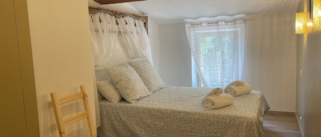 4 Schlafzimmer, Bügeleisen/Bügelbrett, WLAN, Bettwäsche