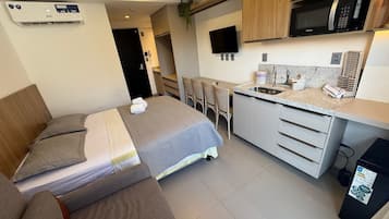 Studio Classique | Bureau, rideaux occultants, Wi-Fi gratuit