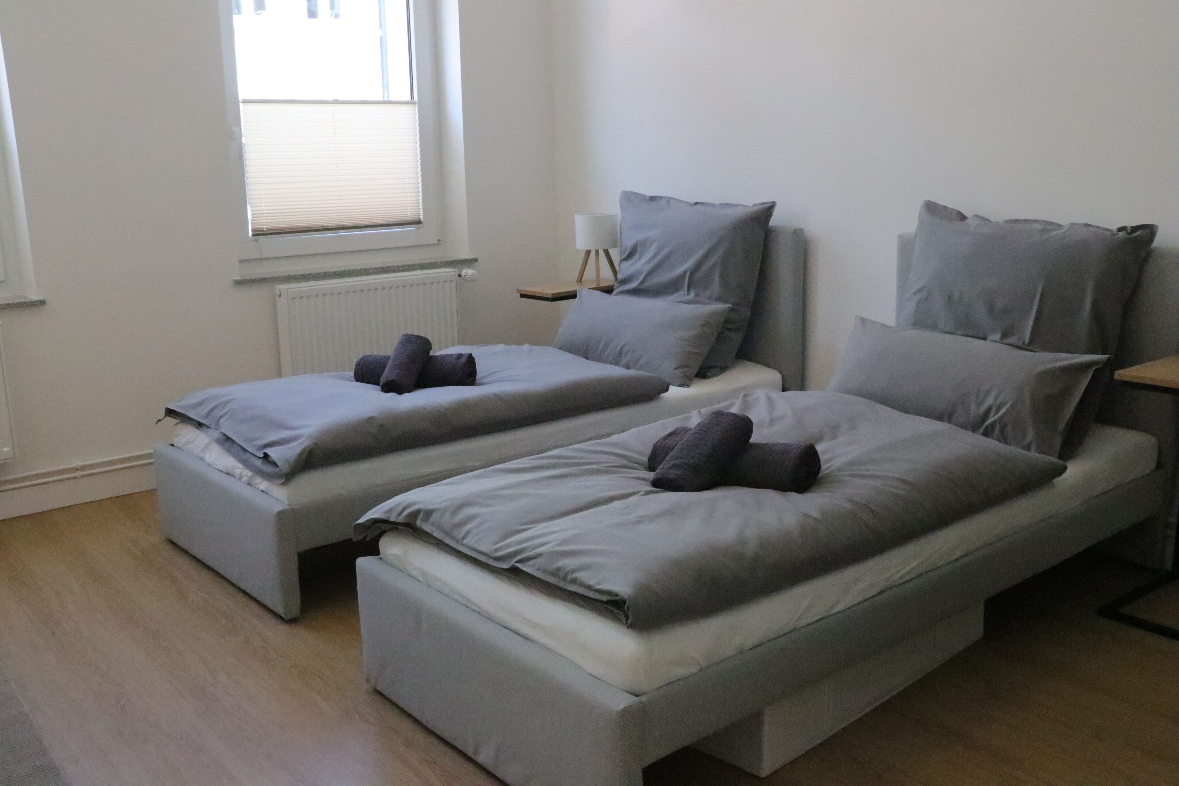 Deluxe-Apartment, Blick auf den Innenhof | Bügeleisen/Bügelbrett, kostenloses WLAN