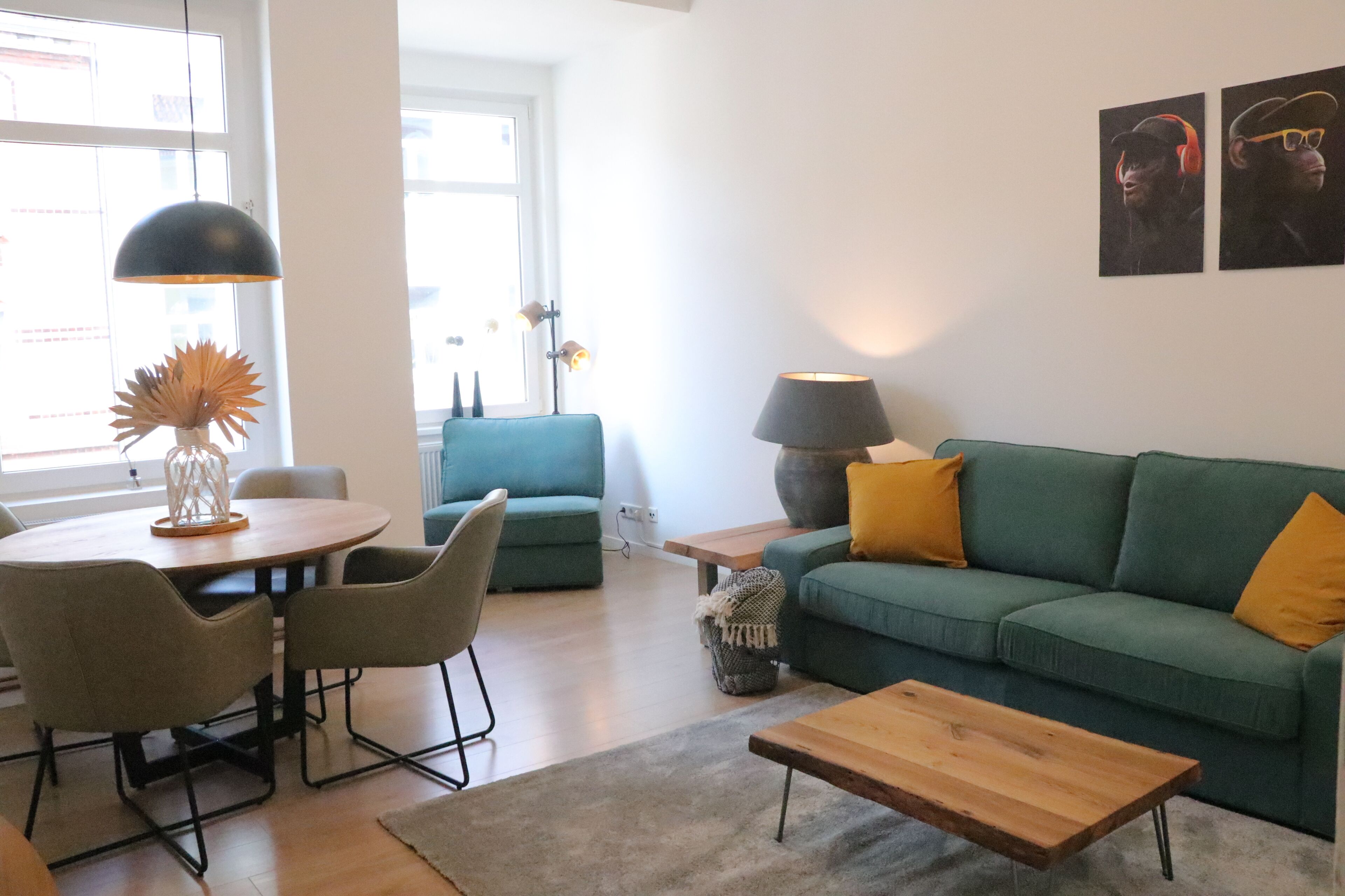 Deluxe Apartment, Courtyard View | Living area