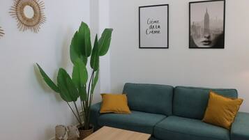 Deluxe Apartment, Courtyard View | Iron/ironing board, free WiFi