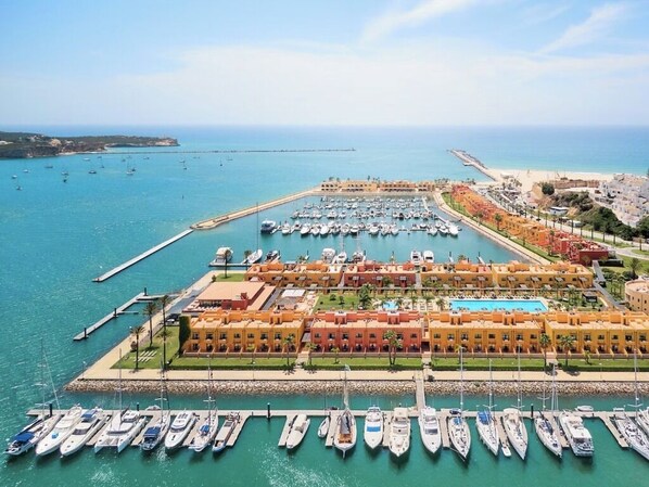 Marina/club náutico