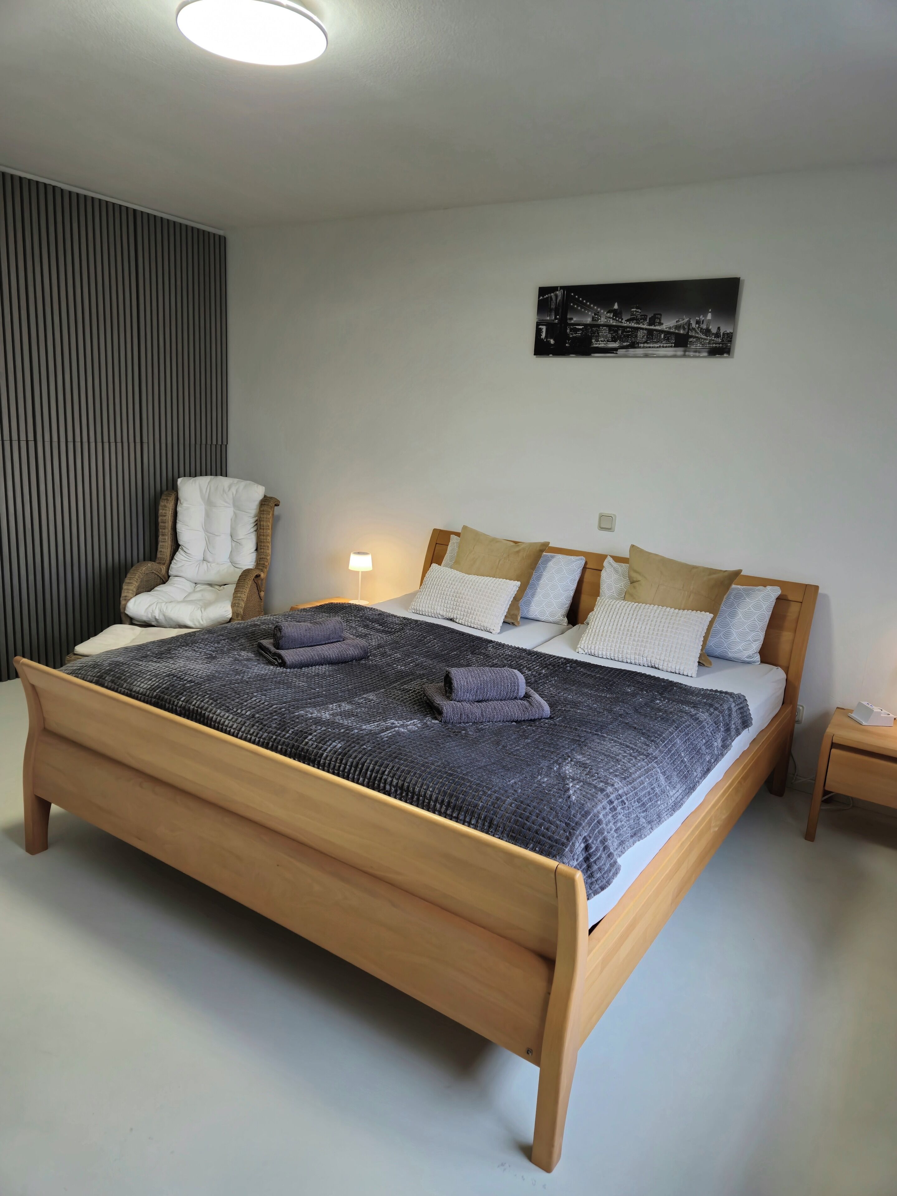 3 bedrooms, iron/ironing board, WiFi, bed sheets