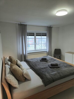 3 Schlafzimmer, Bügeleisen/Bügelbrett, WLAN, Bettwäsche