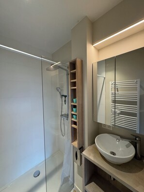 Haartrockner, Toilettenpapier