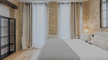 Comfort Apartment | 2 bedrooms, blackout curtains, iron/ironing board, free WiFi