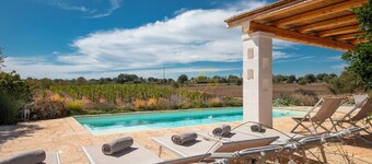 TD Trulli Perla Bianca Trulli w/ Pool & Vineyards