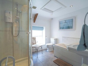 Bathroom - Bywell, Llangrannog - Three Bedroom Cottage, Sleeps 6 (Llangrannog)