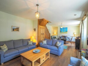 Smart TV, fireplace - Bywell, Llangrannog - Three Bedroom Cottage, Sleeps 6 (Llangrannog)