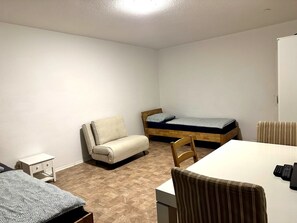 2 bedrooms, WiFi, bed sheets