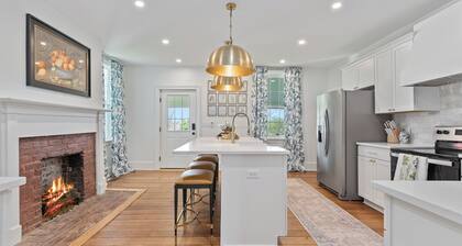 Historic Farmhouse Mansion w/8 working fireplaces