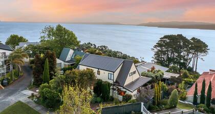 Family Sunset Retreat with Sea Views