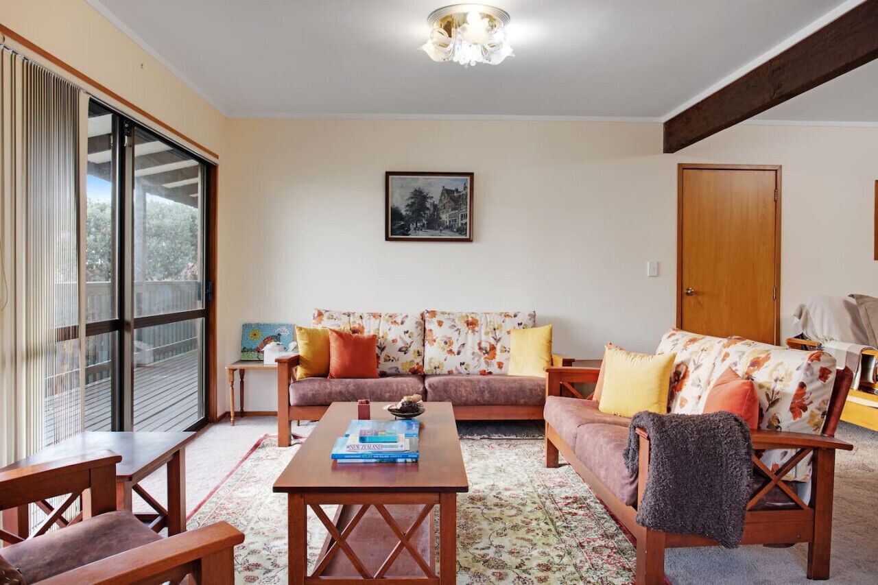 Family Sunset Retreat With Sea Views - Auckland