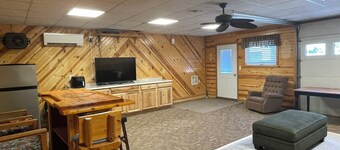 "Bert Cave" - Lake Side Cabin, Hovde Resort