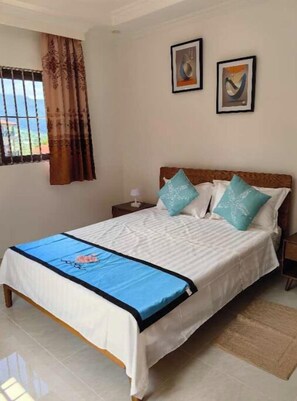 2 dormitoris, caixa forta a l'habitació i escriptori 