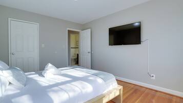 Economy Apartment, 2 Bedrooms | Bathroom | Combined shower/tub, hair dryer, towels, soap