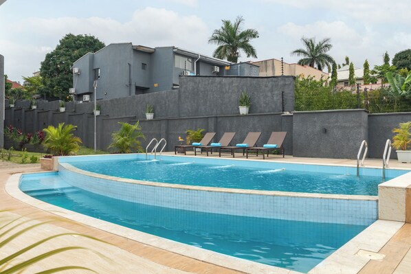 Outdoor pool, pool loungers