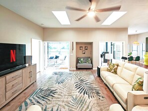 Smart TV, books - Quiet Lakefront Getaway in Sarasota: Pool, Hot Tub & Outdoor Kitchen Near Beach (Sarasota)