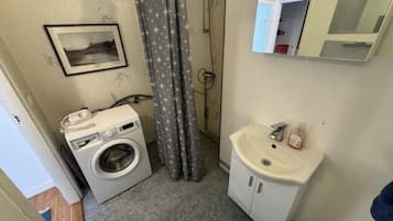 Handtücher, Seife, Toilettenpapier