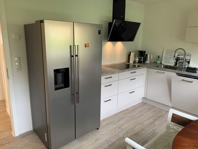 Modern 125 sm house near Hamburg: Families & groups big garden, 100 Mbit Wi-Fi