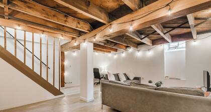 CasaKaïa - Cozy 2 bedroom apartment with Backyard & Parking near Lachine canal