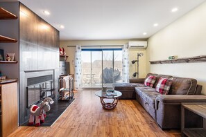 Smart-tv en een open haard