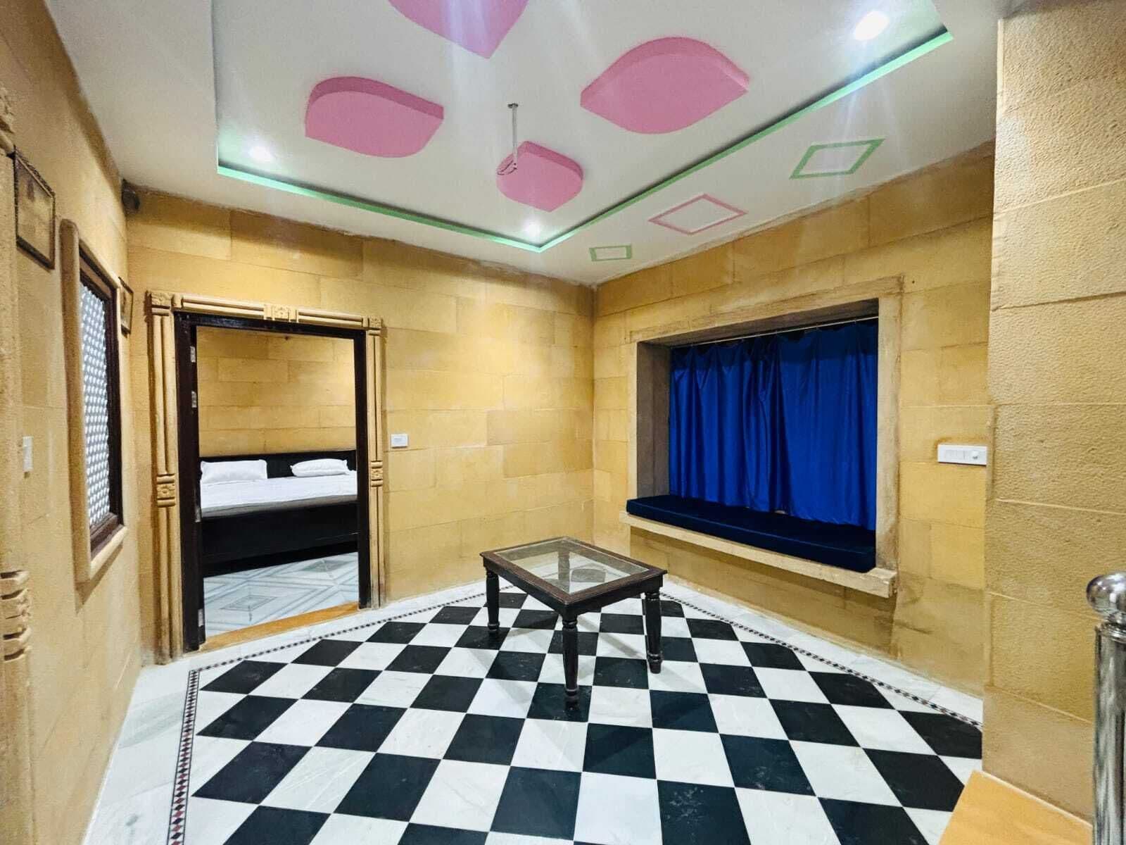 Desk, laptop workspace, free WiFi