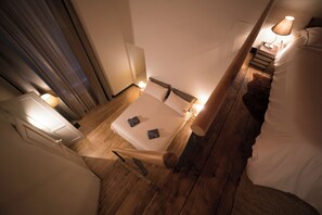 2 bedrooms, iron/ironing board, WiFi, bed sheets - La Loggia delle Regine - near Aquarium apartment ideal for families (Genova)