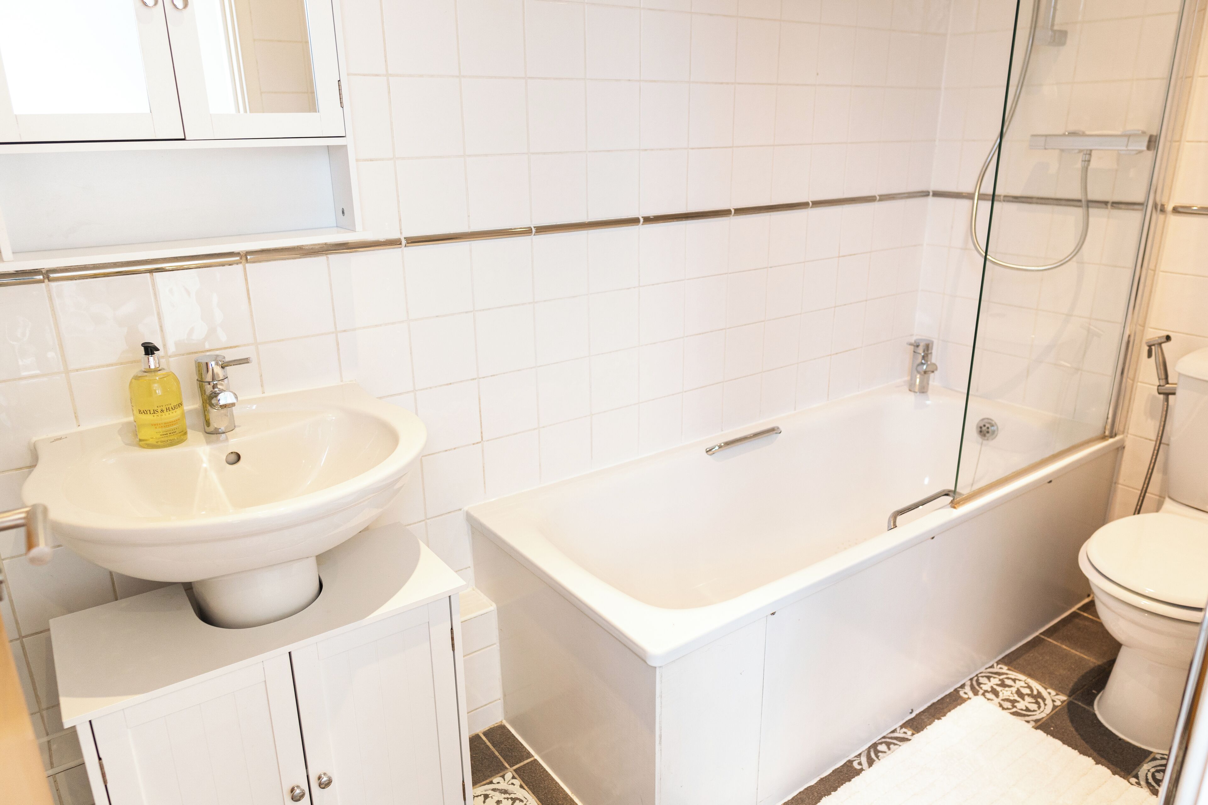 Classic House, Patio | Bathroom