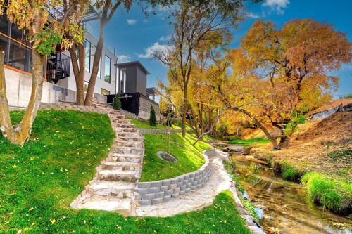 Utah Luxury Getaway ~ Swim Spa, Saunas, Fire Lounge & Gym 
Near Skiing & Airport