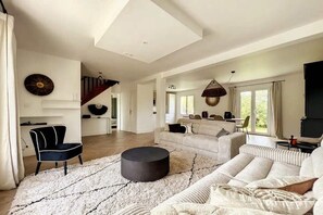 TV, books - Spacious house 300m from the beach (Hermanville-sur-Mer)