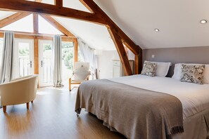 10 عدّة غرف نوم ومكواة/لوح كي وواي فاي مجانًا وملاءات أسرّة