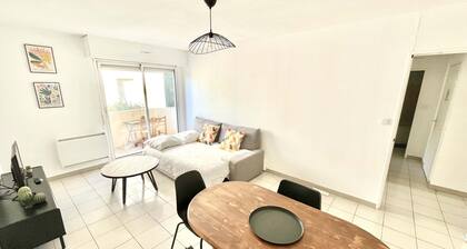 Apartment - Close to Tramway