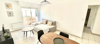 Apartment - Close to Tramway