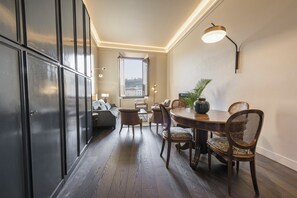 Deluxe Apartment, River View | Living area - Luxury River View Apartment by MMega (Florence)