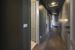 Interior - Luxury River View Apartment by MMega (Florence)