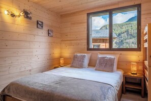 1 bedroom, iron/ironing board, bed sheets