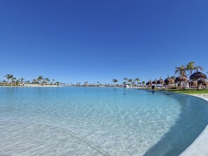 Piscine extérieure, piscine chauffée