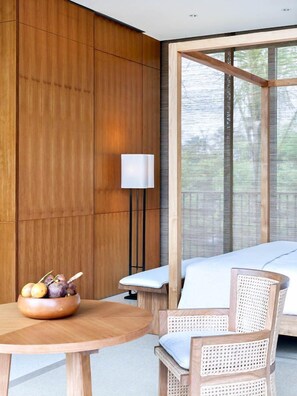 5 bedrooms, iron/ironing board, Internet, bed sheets