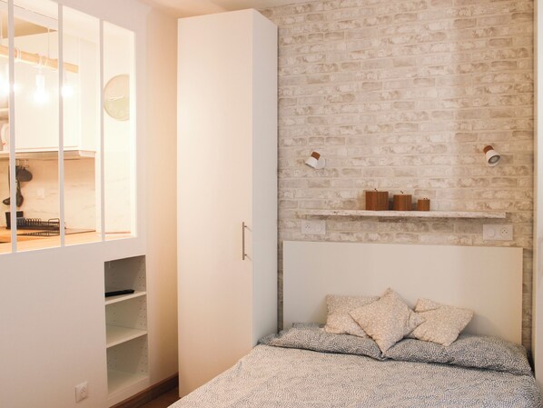 1 bedroom, iron/ironing board, WiFi, bed sheets
