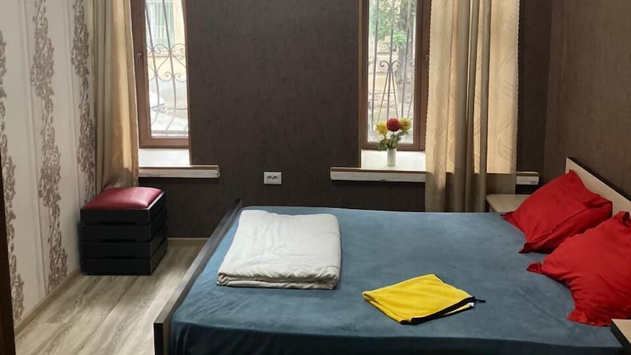 ARTISHA TRAVEL HOTEL