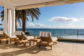 Terrace/patio - Villa Sedgemoor - Four Bedroom Villa, Sleeps 8 (Camps Bay)