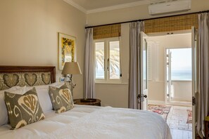 4 habitaciones, tabla de planchar con plancha, wifi y ropa de cama 