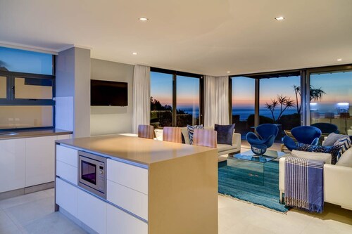 Villa Hutchinson - Five Bedroom Villa, Sleeps 10