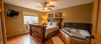 Cabin 8 Our Romantic Suite offers a jetted tub and views of Mille Lacs lake