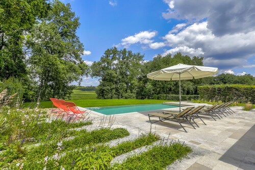 Maison Vinicole - Cinq Chambres Villa, Couchages 10