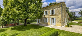 Maison Vinicole - Five Bedroom Villa, Sleeps 10
